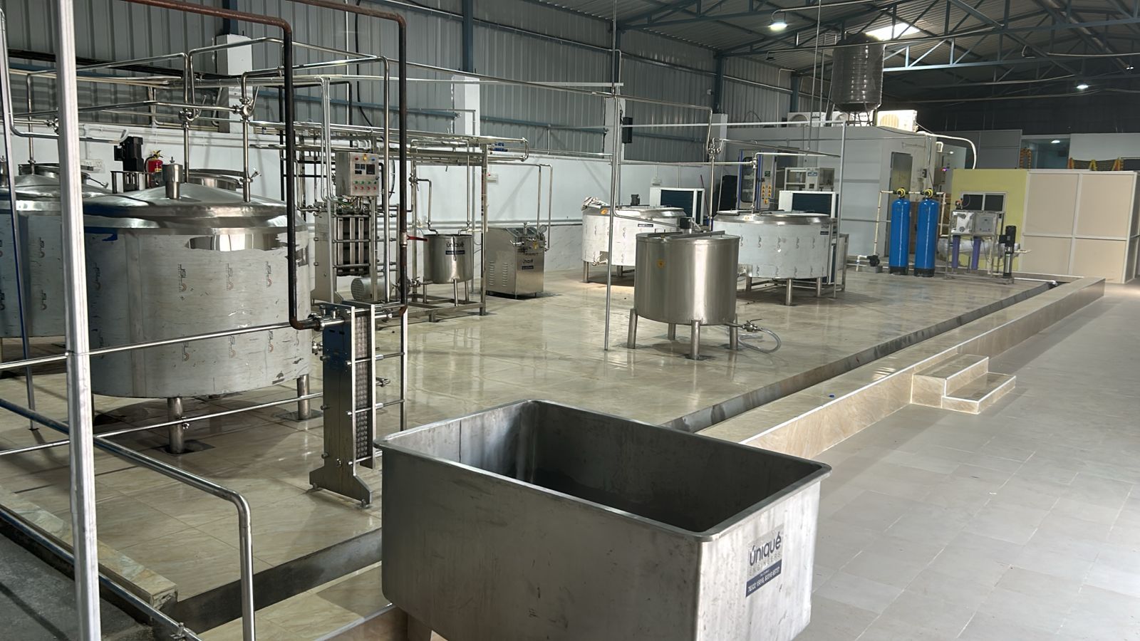 Milk processing unit